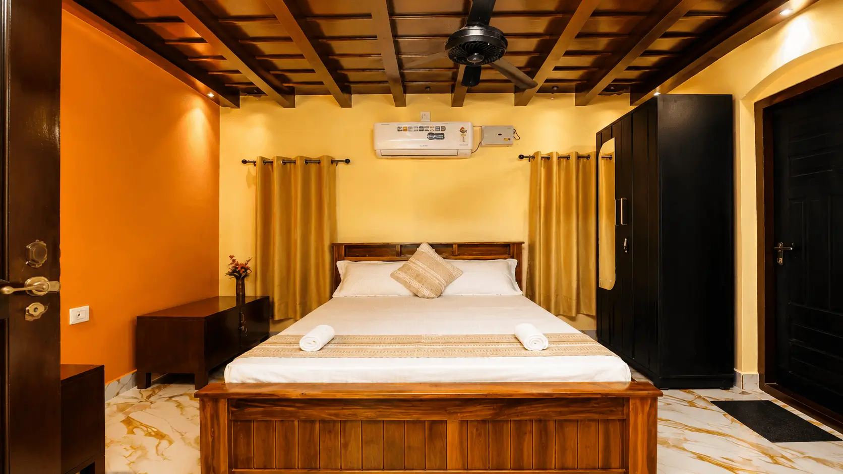 Queen Room with Garden View